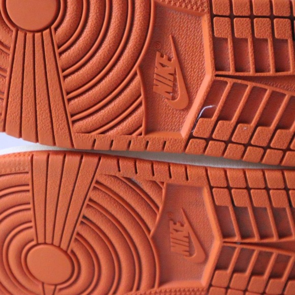 Nike Air Jordan 1 Mid GS Youth Size 1.5Y Orange White Basketball Sneakers - Picture 5 of 8